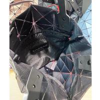 Gambar Tas Bao Bao lucent vertical baobao tote tas issey miyake medium - Hitam dari BLours undefined 5 Tokopedia