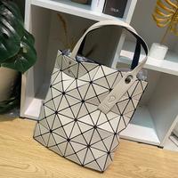 Gambar Tas Bao Bao lucent vertical baobao tote tas issey miyake medium - Hitam dari BLours undefined 4 Tokopedia