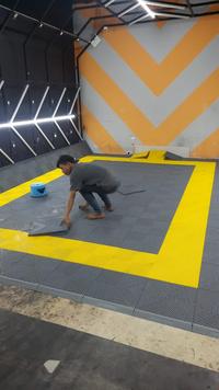 Gambar LANTAI GARASI MODULAR 40CM INTERLoCK FLOORING GARASI MODERN - Abu NonLok dari AUTOPARTSJW undefined 2 Tokopedia