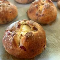 Gambar ROTI SOURDOUGH SOFT ARTISAN HALAL - Cinnamon Roll dari Brania Almond undefined 3 Tokopedia