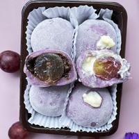 Gambar mochi daifuku strawberry - Coklat, 1 box isi 3 dari Teman Manis Official undefined 2 Tokopedia