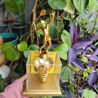 Gambar trophy tropi piala plakat badminton kayu mix akrilik dari Bunda.alshop undefined 5 Tokopedia