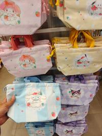 Gambar MINISO x SANRIO  SANRIO Drawstring Bento Bag (29x19x11cm) - Poccaco dari LEELOUF Shop undefined 1 Tokopedia