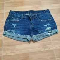 Gambar Celana Jeans Pendek Wanita Stylish Preloved - Cream dari MAU_DONZ undefined 2 Tokopedia