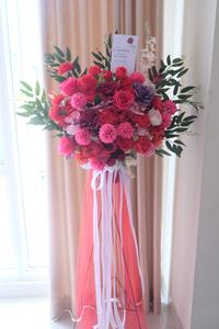 Gambar Standing Flowers Artificial Untuk Hadiah Opening Store Wedding dari Lunette Flower and Gift undefined 1 Tokopedia