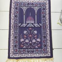 Gambar Sejadah Tambang Al Jeddah Motif Rawdah - Merah, bercorak dari star li undefined 1 Tokopedia