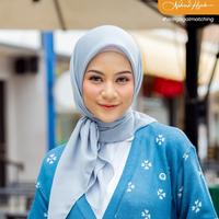 Gambar Nibras Hijab Nandini Klim Warna Abu Muda Light Grey Kerudung Segiempat - Light Grey dari Hibban Online Shop undefined 1 Tokopedia