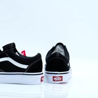 Gambar Sepatu Vans Old Skool Pro Black White BNIB dari Riamw undefined 3 Tokopedia