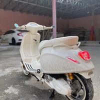 Gambar Vespa Sprint Justin Bieber Limited Edition Spek Dewa Murah dari Toko Besi Bangun Jawa undefined 3 Tokopedia