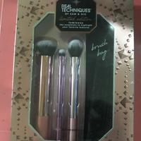 Gambar Face, Eye, Cheek Brush Real Technique dari Butik Serena44 undefined 1 Tokopedia