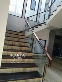 Gambar Railling Tangga Kaca Tempered dengan Rangka Stainless Steel Mewah - Kaca 8mm dari Karya Citra Aluminium undefined 5 Tokopedia