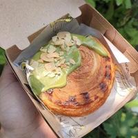 Gambar Cromboloni yg lagi viral - greentea dari Alizhacake undefined 2 Tokopedia
