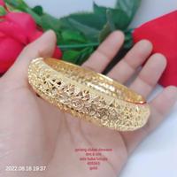 Gambar Gelang Bangkok Dubai Bangle Titanium Xuping Lapis Emas 24 Karat - #1 dari selma acc bandung undefined 1 Tokopedia