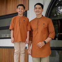 Gambar BAJU KOKO SETELAN COUPLE DEWASA DAN ANAK PAKAIAN MUSLIM SERAGAM FAMILY - Dewasa SotfBlue, M dari Gudangclothing.id undefined 2 Tokopedia