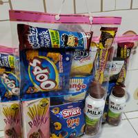 Gambar PAKET PARCEL MURAH KEMASAN ULANG TAHUN BINGKISAN SNACK dari MoodyDessert undefined 2 Tokopedia