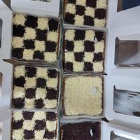 Gambar Premium Cake Potong/ bolu dua rasa/wijsman dari Cookies36 undefined 2 Tokopedia