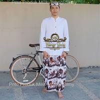 Gambar Sarung Batik Cirebon Motif Singa Barong Putih dari warung silmy undefined 1 Tokopedia