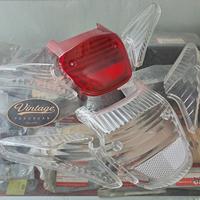 Gambar MIKA LAMPU BELAKANG STOP SET MIKA SEIN SUZUKI SMASH 110 LAMA STD PUTIH - MERAH PUTIH dari Vintage Pasuruan undefined 1 Tokopedia