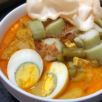 Gambar Lontong sayur kumplit...enak & homemade dari Nasi Daun Sego kucing anyar_Taman palem undefined 1 Tokopedia