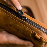 Gambar Tas Selempang Hand Bag Pria Kulit Sapi Asli Reven Oslo Multi Bag - Tan dari Lava Official Shop undefined 3 Tokopedia