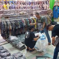 Gambar Batik Pria Pasar Baru Bandung - Keren, XL dari navaracollection undefined 2 Tokopedia