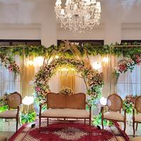 Gambar Sewa pelaminan modern 6 meter + entrance gate + standing flowers dari Wonderful Family Decorations-Anne Savitri undefined 2 Tokopedia