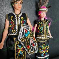 Gambar Baju adat Kalimantan utara lengkap dengan boneka dari Dudu Craft Magetan undefined 3 Tokopedia