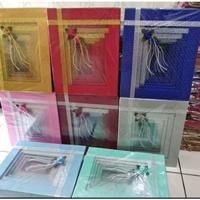 Gambar Souvenir Box Kotak Hantaran Seserahan Parcel Pernikahan 1 set isi 2 bo - Putih dari Berkah Souvenir Rotan undefined 2 Tokopedia