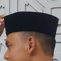 Gambar Songkok MOSCLO SUNAN KUDUS Kopiah Nusantara Peci Hitam Ketu Beludru - 8, 8cm dari Acoldstore undefined 5 Tokopedia
