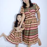 Gambar Daster Dress Panjang Baju Tidur Batik / Rayon Ibu Anak 1 2 3 4 tahun Lengan Tangan Pendek Motif Bunga Abstrak Wajik Kancing Tali - Hitam, DASTER IBU dari Mostrella undefined 1 Tokopedia