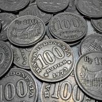 Gambar Uang koin jadul 100 rupiah tahun 1973 asli - Tebal dari Barang jadoel unik undefined 1 Tokopedia