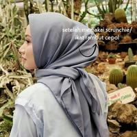 Gambar Scrunchies Jumbo Scrunchie Hijab Kuncir Ikat Rambut Cepol Soft Elastis - Beige dari CERMIN CERDAS INDONESIA undefined 3 Tokopedia