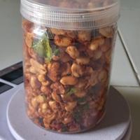 Gambar Kacang Goreng  Thailand Balado Pedes Manis Toples 800ml free tester dari Larize.shop undefined 1 Tokopedia