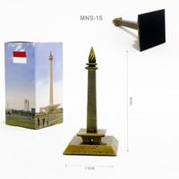 Gambar Miniatur Tugu Monas Miniature Logam Replika Monumen Nasional Jakarta dari BungaAdeniumStore undefined 5 Tokopedia