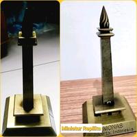 Gambar Miniatur Tugu Monas Miniature Logam Replika Monumen Nasional Jakarta dari BungaAdeniumStore undefined 3 Tokopedia