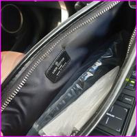 Gambar Louis V Clutch 187 (Free Dustbag+BubbleWrap) dari tristory undefined 5 Tokopedia