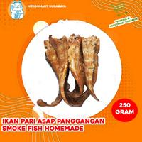 Gambar ikan pari asap panggangan /iwak pe/ikan pe nekoomart surabaya dari nekoomart undefined 1 Tokopedia