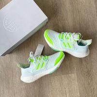 Gambar Adidas Ultraboost 22 White/White/Multicolor - 38 dari ASH Sports undefined 1 Tokopedia