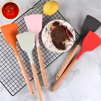 Gambar Spatula Masak Silikon Gagang Kayu 32cm Sodet  Sutil Chefio - Abu-abu dari GrosirJaya88 undefined 2 Tokopedia
