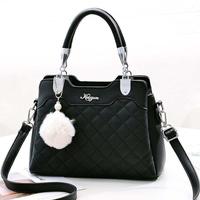 Gambar Tas Handbag Wanita Import Aksesoris Gantungan Pom Pom - Pink dari Kiat Tata Anugerah undefined 1 Tokopedia