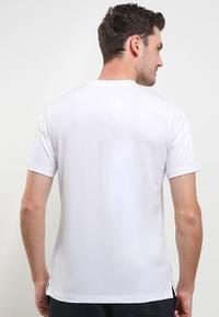 Gambar FILA Kaos Pria Ernesto - White - S dari FILA Official Store undefined 3 Tokopedia