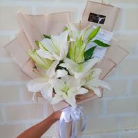 Gambar Buket Bunga lily putih hadiah ulang tahun, kado wisuda, valentine gift - Kuning dari Vana Florist_NEW undefined 4 Tokopedia