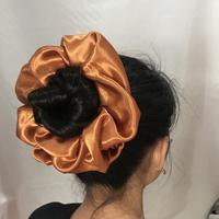 Gambar Cemol Scrunchie Ikat Rambut Cepol Kunciran Jumbo Premium Hijab Jilbab - Besar dari Allstore PKU undefined 4 Tokopedia