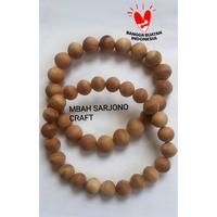 Gambar Gelang Cendana Kupang NTT Wangi Alami Super 8-10mm/Sandalwood Kupang - 8mm dari Mbah Sarjono undefined 4 Tokopedia