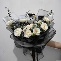 Gambar MONOCHROME GRADUATION BOUQUET | Wisuda UPH UI UNTAG Graduation Sidang dari Le Bliss Bouquet undefined 4 Tokopedia