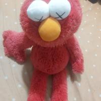 Gambar Elmo Uniqlo x Kaws x Sesame Street dari Nanae Shop undefined 3 Tokopedia
