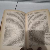 Gambar Buku Opstand in het paradijs by Ketoet Tantri dari Ellysiabookstore undefined 5 Tokopedia