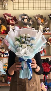 Gambar buket bunga palsu artificial bandung/bucket/ bouquet/wedding/tunangan - Ungu dari Viflowerss undefined 2 Tokopedia