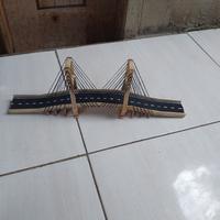 Gambar miniatur jembatan jalan suramadu stick eskrim prakarya seni hiasan dari Ibn zami undefined 4 Tokopedia
