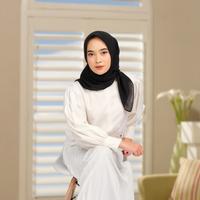 Gambar Hijab Segi Empat-VOAL PREMIUM (115x115 Cm) | Krudung Segiempat Polos - Centalope dari Shafira Hijab.Id undefined 5 Tokopedia